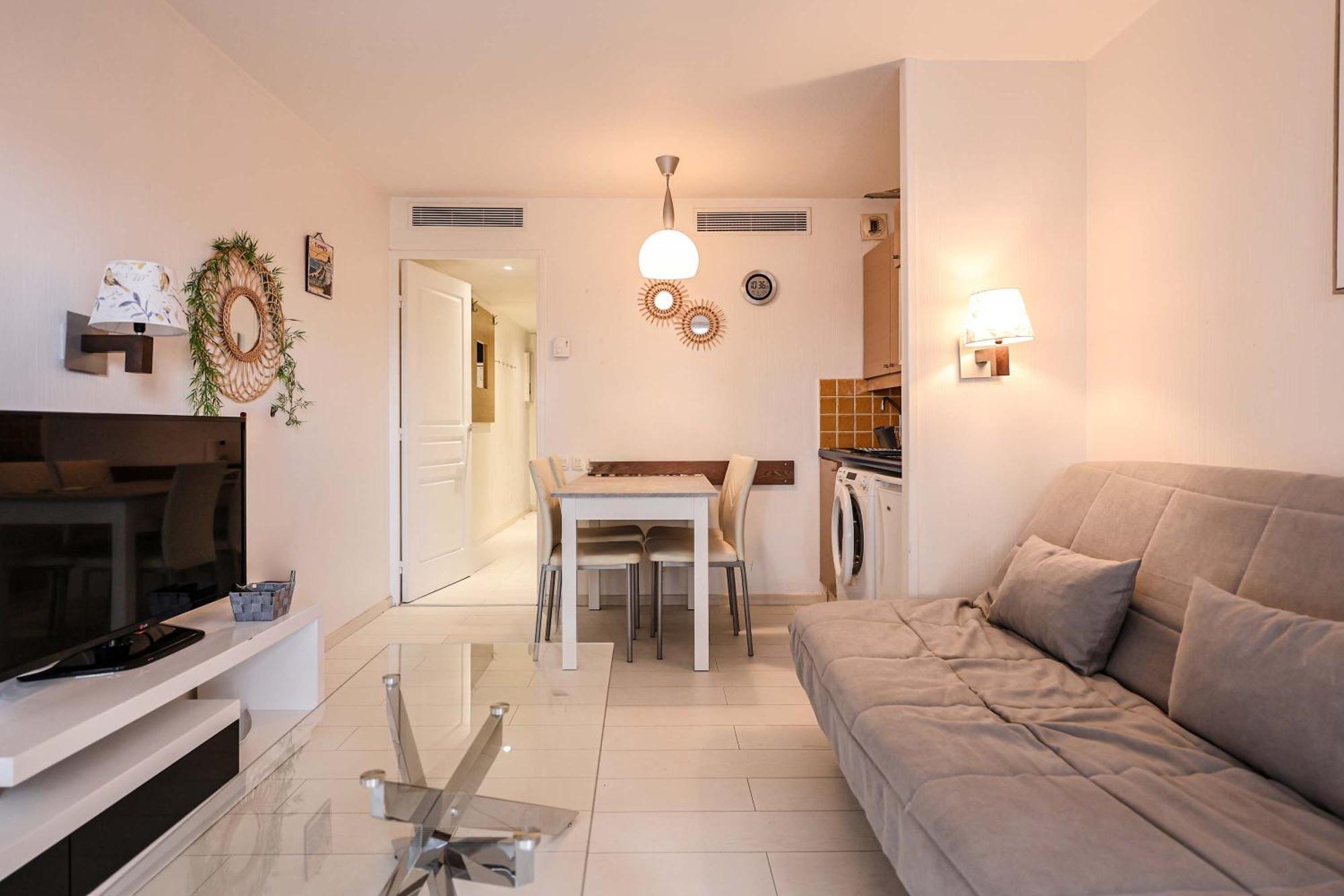 Le 293 * Cannes